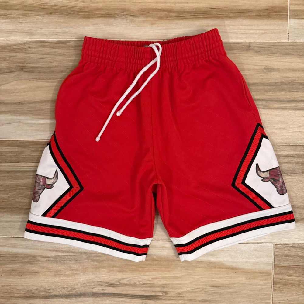 Mitchell & Ness Chicago Bulls 75th Anniversary Reflective Shorts Small S
